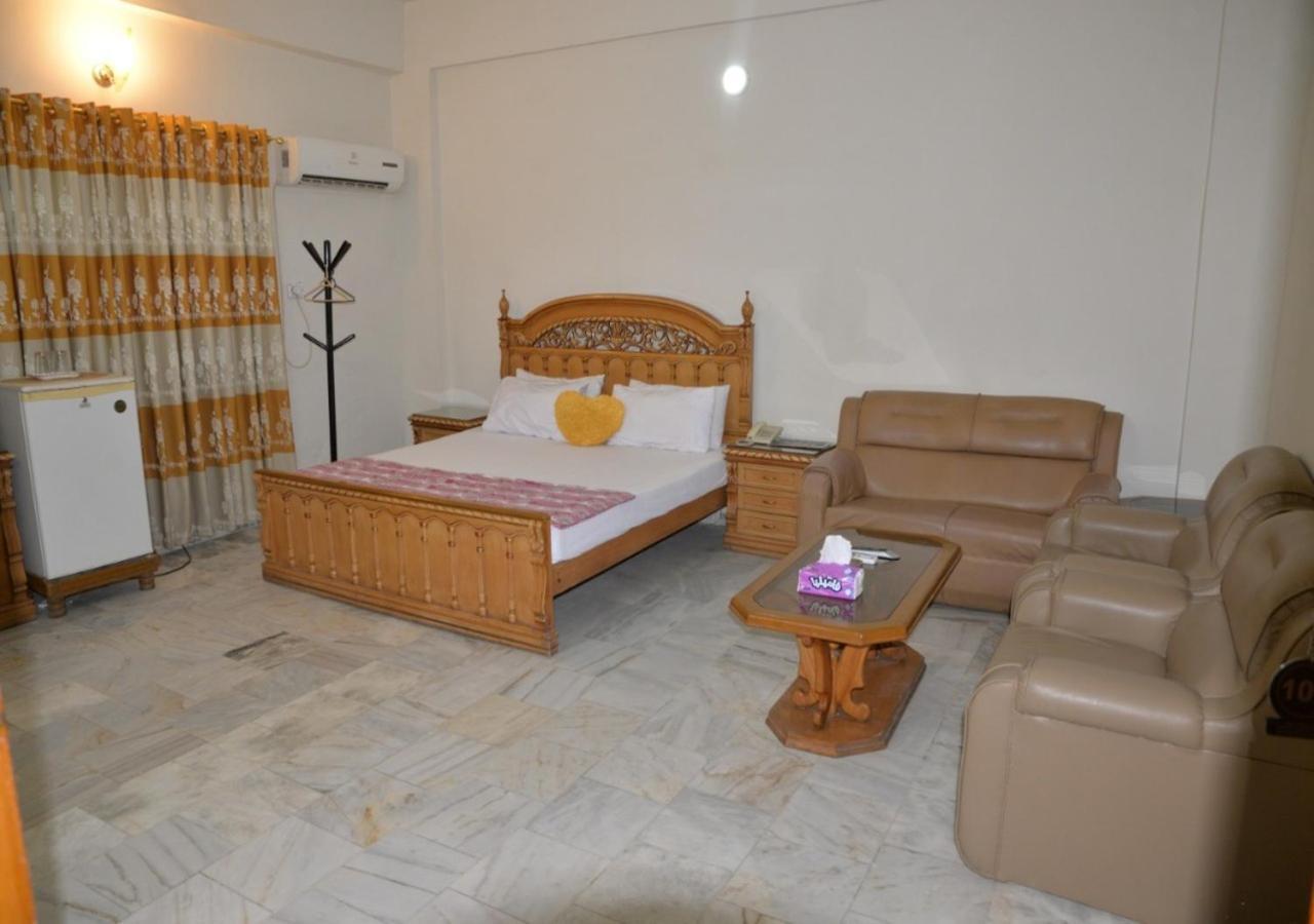 Step Inn Hotel Sukkur Eksteriør billede